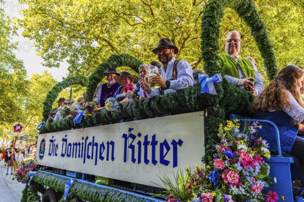 Float of the Knights of the Damische Ritter from Munich, Entry of the Oktoberfest hosts, Oktoberfest, Munich, Upper Bavaria, Bavaria, Germany