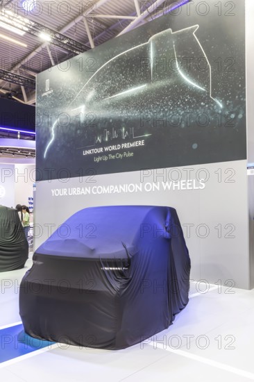 Still veiled: World premiere of Linktour. The Chinese manufacturer presents a city runabout for urban mobility. IAA MOBILITY in Munich. The motor show presents itself as a holistic mobility trade fair. Cars continue to take centre stage, however, and Chinese manufacturers are gaining ground. Munich, Bavaria, Germany