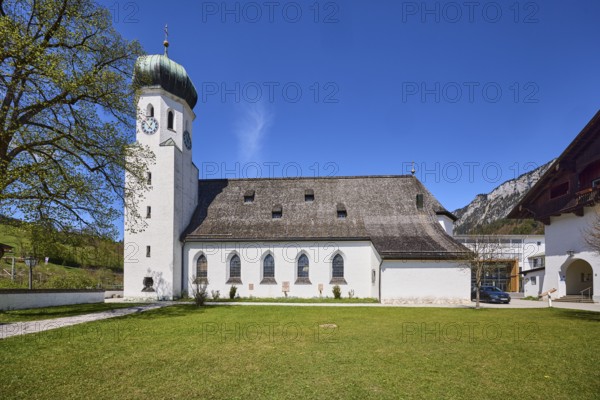 Parish church Herz-Jesu Bischofswiesen, street, meadow, hill, trees, blue sky, cirrostratus clouds, town hall square, Bischofswiesen, district Berchtesgadener Land, Bavaria, Germany