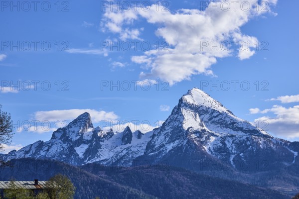Mountain Watzmann, landscape photography, mountain landscape, mountains, coniferous forest, blue sky, cumulus clouds, Bischofswiesen, district Berchtesgadener Land, Bavaria, Germany