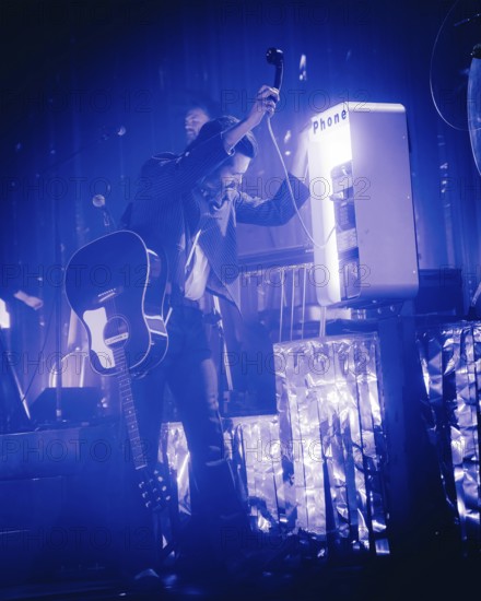 Ben Schneider, singer of Lord Huron live at the Tempodrom Berlin on 08.09.2025