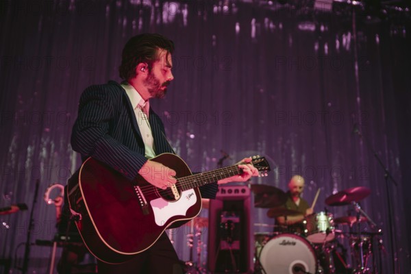 Ben Schneider, singer of Lord Huron live at the Tempodrom Berlin on 08.09.2025