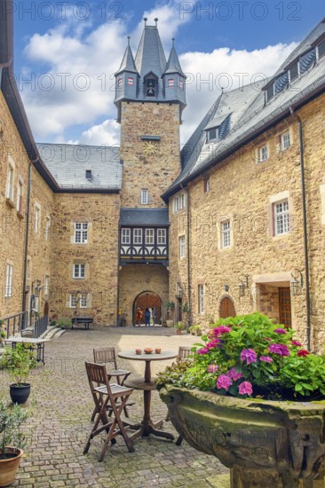 View over the inner courtyard of Spangenberg Castle to the castle tower, Spangenberg, Schwalm-Eder-Kreis, Hesse, Germany