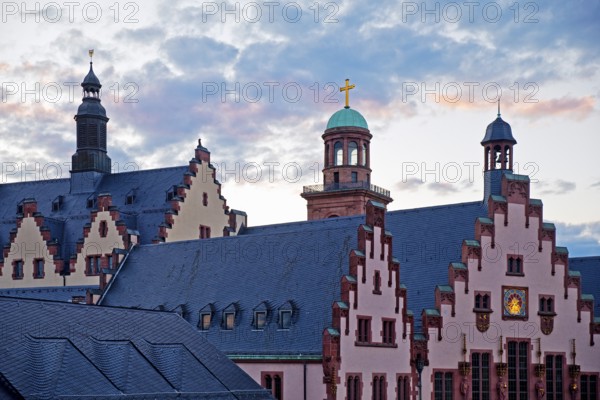 Römer, City Hall, in the background St Paul's Church in the evening, Römerberg, Old Town, Frankfurt am Main, Hesse, Germany