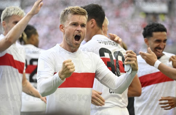 Goal celebration Maximilian Mittelstädt VfB Stuttgart (07) Gesture Gesture Bundesliga, MHPArena, MHP Arena Stuttgart, Baden-Württemberg, Germany