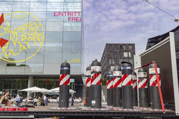 Anti-terror barriers on a lorry. They are set up in Stuttgart city centre to protect visitors to the wine village. Stuttgart, Baden-Württemberg, Germany