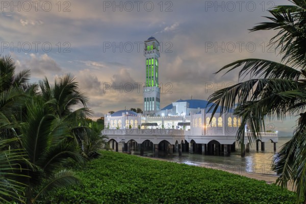 Penang Floating Mosque or Tanjong Bungah Floating Mosque at sunset, George Town, Penang, Malaisia