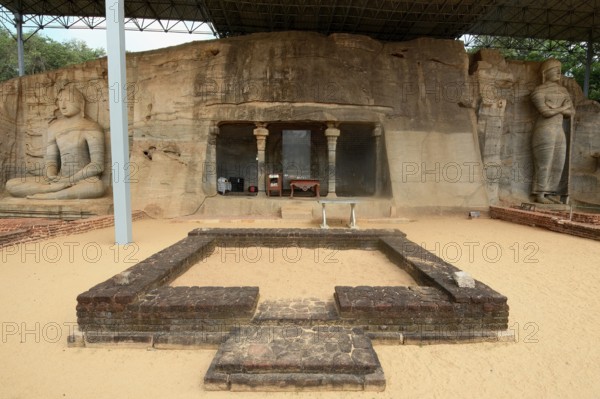 Galviharya rock temple, Polonnaruwa ruins of the garden-city created by Parakramabahu the Great in the 12th century, Polonnaruwa, Sri Lanka
