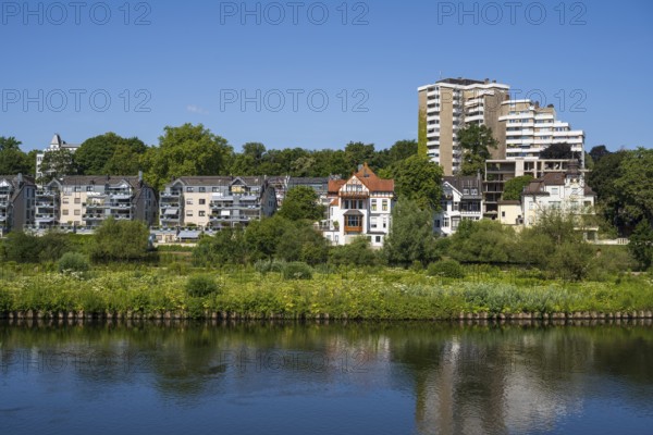 Building on the banks of the Ruhr, Saarn-Mendener Ruhraue, nature reserve, Mülheim an der Ruhr, Rurgebiet, North Rhine-Westphalia, Germany