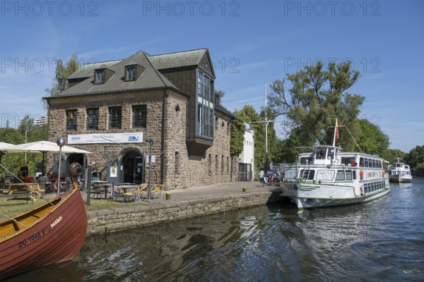 Haus Ruhrnatur, ships on the Ruhr, water station, Mülheim an der Ruhr, Rur region, North Rhine-Westphalia, Germany