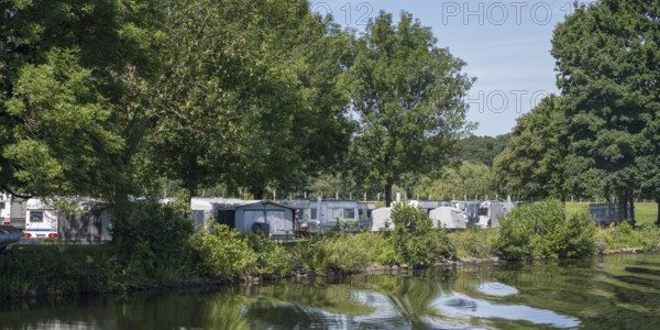 Caravan on the banks of the Ruhr, campsite, Mülheim an der Ruhr, Rurgebiet, North Rhine-Westphalia, Germany