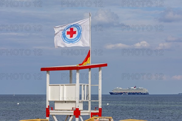 DLRG tower on the beach, cruise ship Mein Schiff 7, Kiel Fjord, Strande, Schleswig-Holstein, Germany