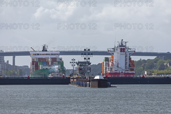 Holtenau High Bridges, ships, lock, Kiel Canal, Kiel, Schleswig-Holstein, Germany