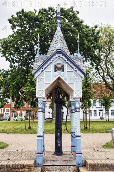 Market pump, Schwengelpumpe, pump with fountain house, architect Heinrich Rohardt, Old Town, Friedrichstadt, Germany
