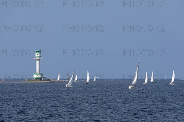 Lighthouse Friedrichsort, sailing boats, Kiel Fjord, Kiel, Schleswig-Holstein, Germany