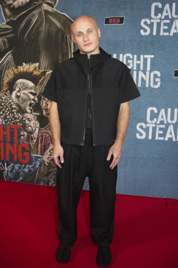 Actor Nikita Andreyevich Kukushkin, director and producer Darren Aronofsky, CAUGHT STEALING (in cinemas from 28.08.2025), exclusive screening at the ASTOR Film Lounge, Berlin, 23.08.2025