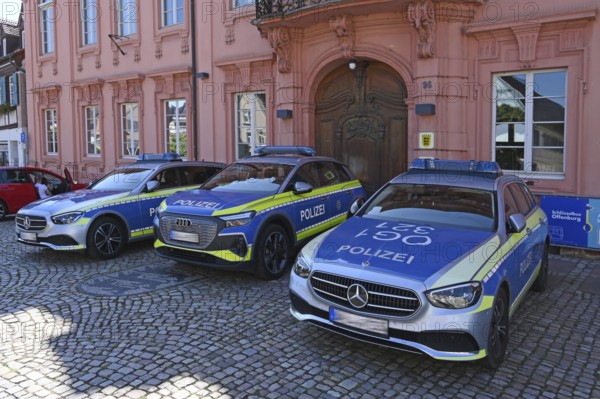 Offenburg police emergency vehicle in front of the police station, former royal court, built between 1714 and 1717, Hauptstraße 96, Offenburg, Baden-Württemberg Germany