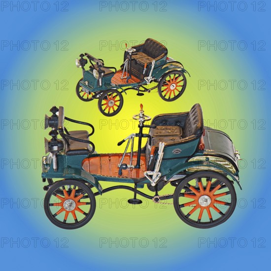 Symbolic image, Opel patent motor car Lutzmann system, from 1899 to 1901, petrol engine with surface carburettor, 2-speed planetary gearbox, in front of aligned, coloured grid lines