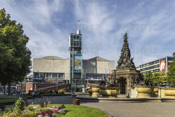 Paradeplatz Mannheim with Stadthaus. The Stadthaus is a heritage-protected multi-purpose building. Grupello pyramid with fountain. Mannheim, Baden-Württemberg, Germany