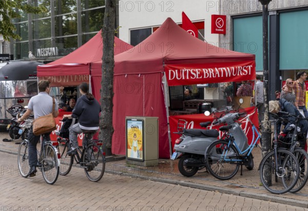 Snack bar on the Vismarkt in Groningen, specialising in German bratwurst, Duitse Bratwurst, Netherlands
