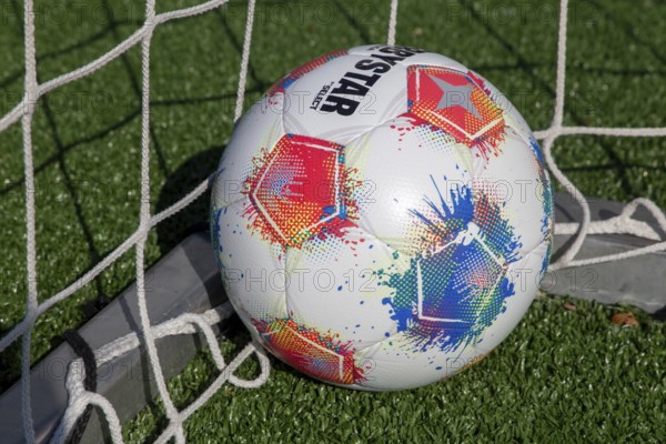 Close-up of the 2025/26 Bundesliga match ball (symbolic image)