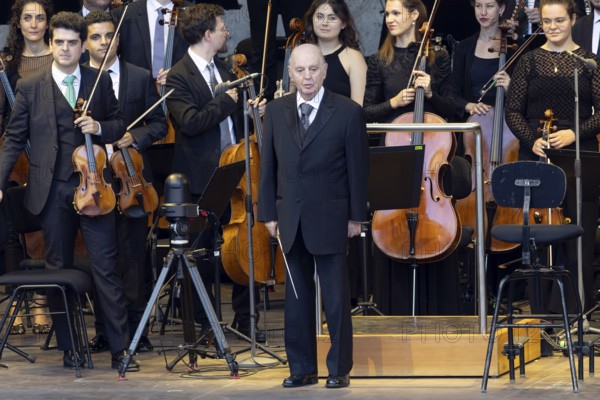 Daniel Barenboim, Conductor, West-Eastern Divan Orchestra - Daniel Barenboim and Lang Lang, Classical, open air on 10 August 2025, Waldbühne, Berlin, Germany < english> West-Eastern Divan Orchestra - Daniel Barenboim & Lang Lang, Classical, open air on August 10, 2025, Waldbühne, Berlin, Germany