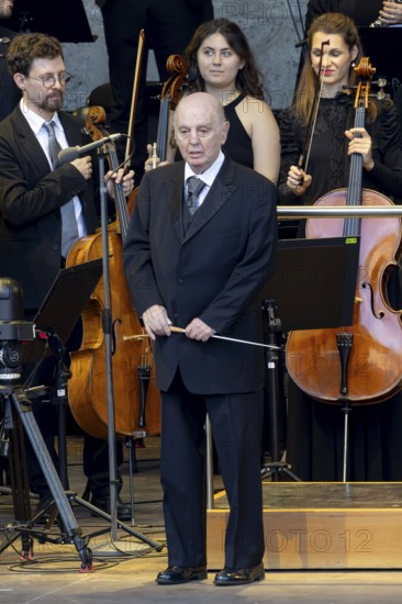 Daniel Barenboim, Conductor, West-Eastern Divan Orchestra - Daniel Barenboim and Lang Lang, Classical, open air on 10 August 2025, Waldbühne, Berlin, Germany < english> West-Eastern Divan Orchestra - Daniel Barenboim & Lang Lang, Classical, open air on August 10, 2025, Waldbühne, Berlin, Germany