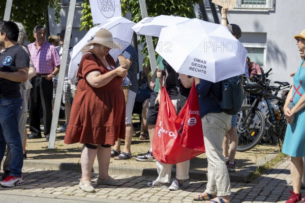 Counter-demonstration against the rally of AfD politician Joachim Paul in Ludwigshafen-Maudach***Picture: Omas gegen Rechts