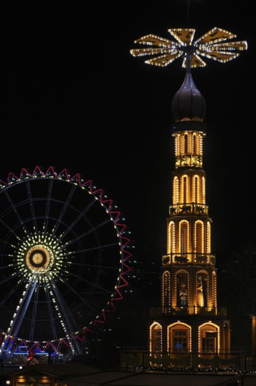 Night view, Christmas pyramid, Ferris wheel, Schlossplatz, Christmas market, Stuttgart, Baden-Württemberg, Germany