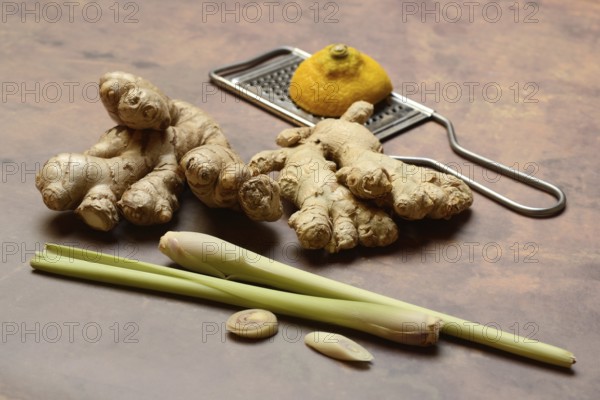 Ginger, ginger bulbs and lemongrass