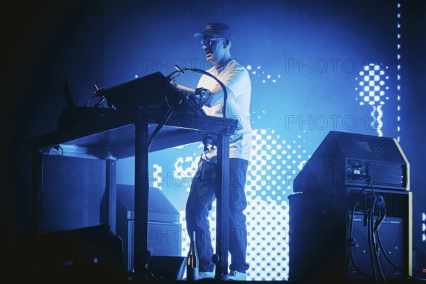 Fritz Kalkbrenner live on Continentego tour 2025 in Berlin's Columbiahalle on 27.11.2025