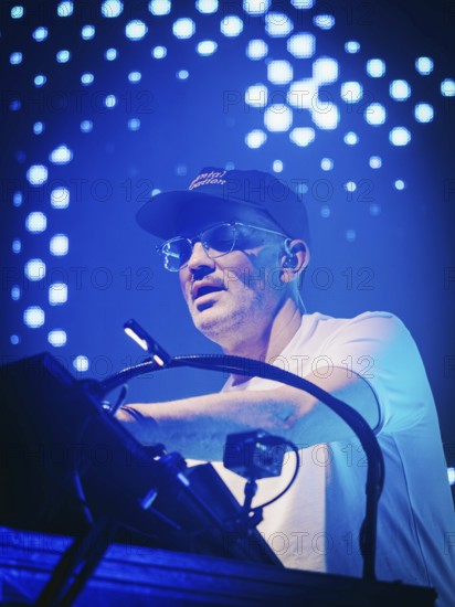 Fritz Kalkbrenner live on Continentego tour 2025 in Berlin's Columbiahalle on 27.11.2025