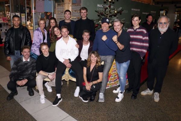 5th Charity Celebrity Pack 2025 with Annika Ernst, Maximilian Lenz, Luis Webner, Rebecca Immanuel, Ramon Roselly, Ronja Forcher, Axel Schulz, Lena Kesting, Friedrich Lichtenstein and others at a campaign for Straßenfeger e.V. at Bikini Berlin, 26.11.2025