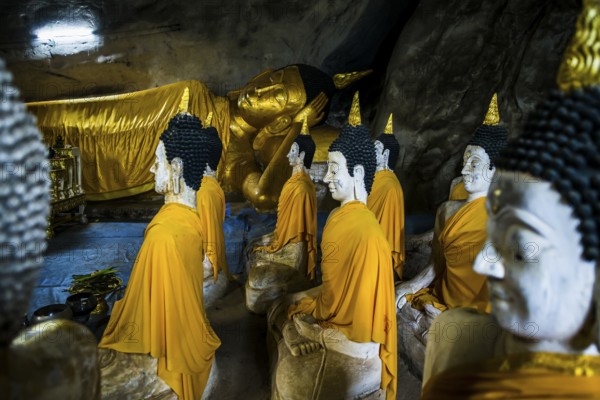 Cave with Buddha Statues, Tham Phra Non, Reclining Buddha Cave, Wat Ao Noi, Prachuap Khiri Khan, Prachuap Khiri Khan Province, Central Thailand, Thailand