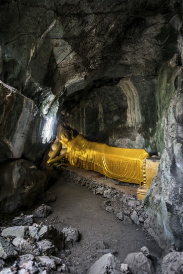 Cave with Buddha Statues, Tham Phra Non, Reclining Buddha Cave, Wat Ao Noi, Prachuap Khiri Khan, Prachuap Khiri Khan Province, Central Thailand, Thailand
