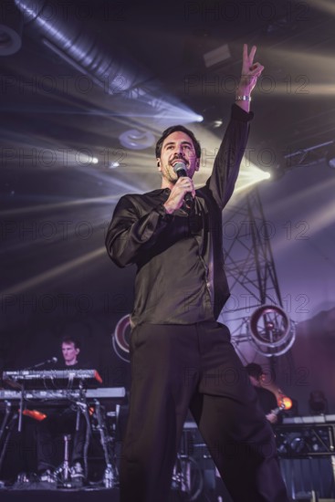 Max Giesinger live on People Tour 2025 in Berlin's Huxley's New World on 26.11.2025