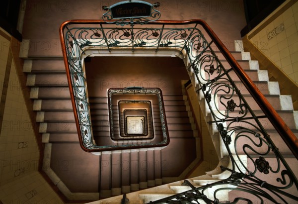 Interior view, staircase, square, art nouveau, Alsterhaus, Free and Hanseatic City of Hamburg, Germany
