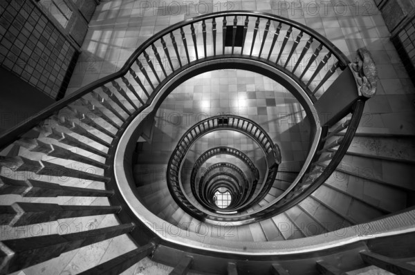 Interior view, staircase, round, Messberghof office building, also Ballinhaus, black and white, Free and Hanseatic City of Hamburg, Germany