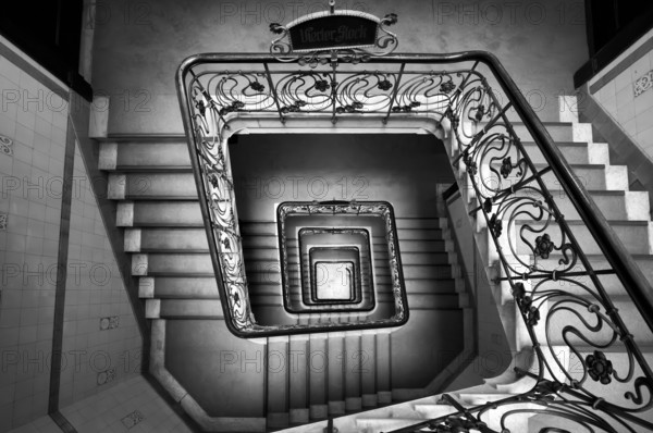 Interior view, staircase, square, art nouveau, Alsterhaus, black and white, Free and Hanseatic City of Hamburg, Germany