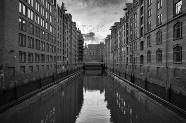Warehouses, façade, brick building, Hamburger Speicherstadt, Hafencity, canal, black and white, Free and Hanseatic City of Hamburg, Germany