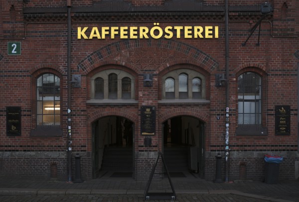 Exterior view of café, coffee roastery, façade, warehouses, brick buildings, Hamburger Speicherstadt, Hafencity, Free and Hanseatic City of Hamburg, Germany