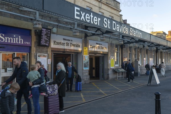Sign and entrance to Exeter St Davids railway train station, Exeter, Devon, England, UK