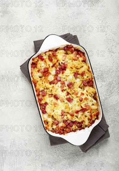 Macaroni with cheese and bacon, baked, homemade, no people