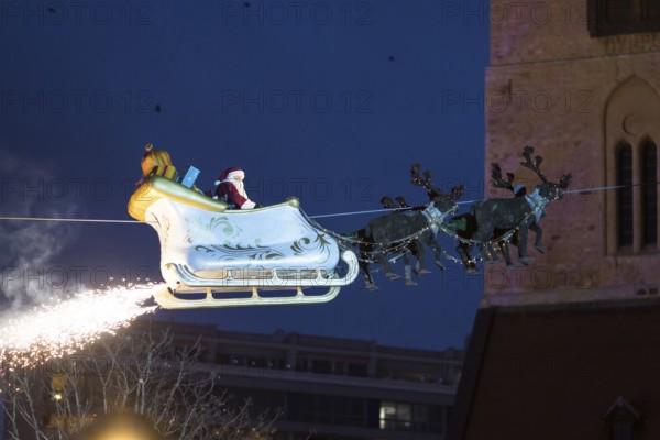Santa Claus floats in a carriage at the opening of the Berlin Christmas market on Alexanderplatz, Berlin, 24.11.2025
