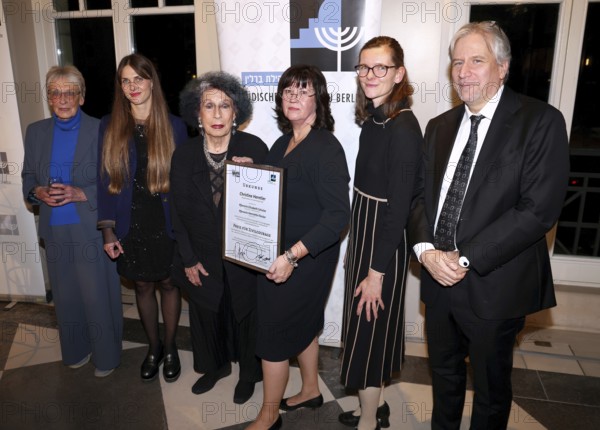 Franziska Eichstädt-Bohlig, Elisabeth Schulze, Lea Rosh, Christine Herntier, Jette Förster, Ilan Kiesling at the Prize for Civil Courage Against Right-Wing Radicalism and Anti-Semitism, 19th Charity Dinner Room of Names in Berlin's Hotel Adlon on 24.11.2025