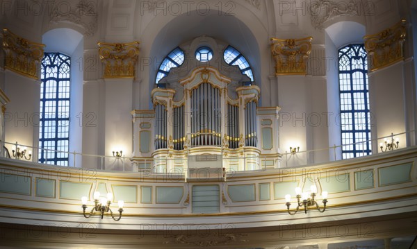Interior view, brochure of the Steinmeyer organ in the west gallery, main evangelical church of St. Michaelis, Michel for short, Free and Hanseatic City of Hamburg, Germany