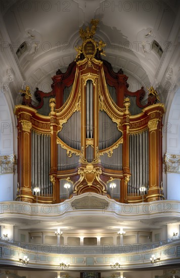 Interior photo, Marcussen organ on the concert tempore, with donator's tablet for the Walcker organ from 1912, main evangelical church of St. Michaelis, Michel for short, Free and Hanseatic City of Hamburg, Germany