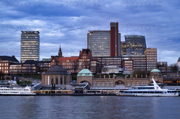Excursion boats, piers, Free and Hanseatic City of Hamburg, evening light, twilight, Germany