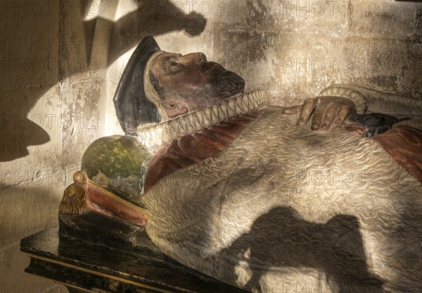 Detail of memorial tomb effigy Sir John Dodderidge, died 1628 Exeter cathedral church, Exeter, Devon, England, UK