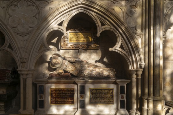 Memorial tomb effigy Lady Dodderidge, died 1617, Exeter cathedral church, Exeter, Devon, England, UK